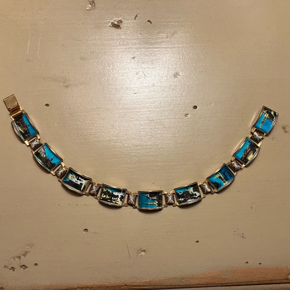 RARE 🔥 Vintage Souvenir Panel Bracelet Photos Under Glass Gold Tone Midcentury